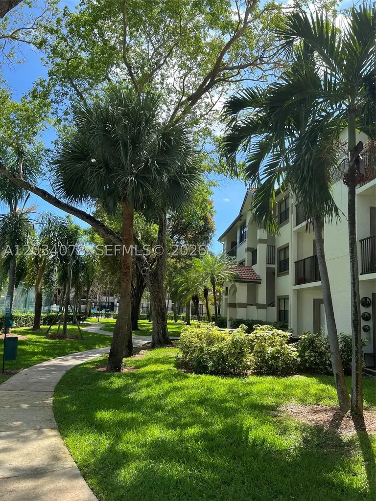 550 S Park Road Hollywood FL 33021