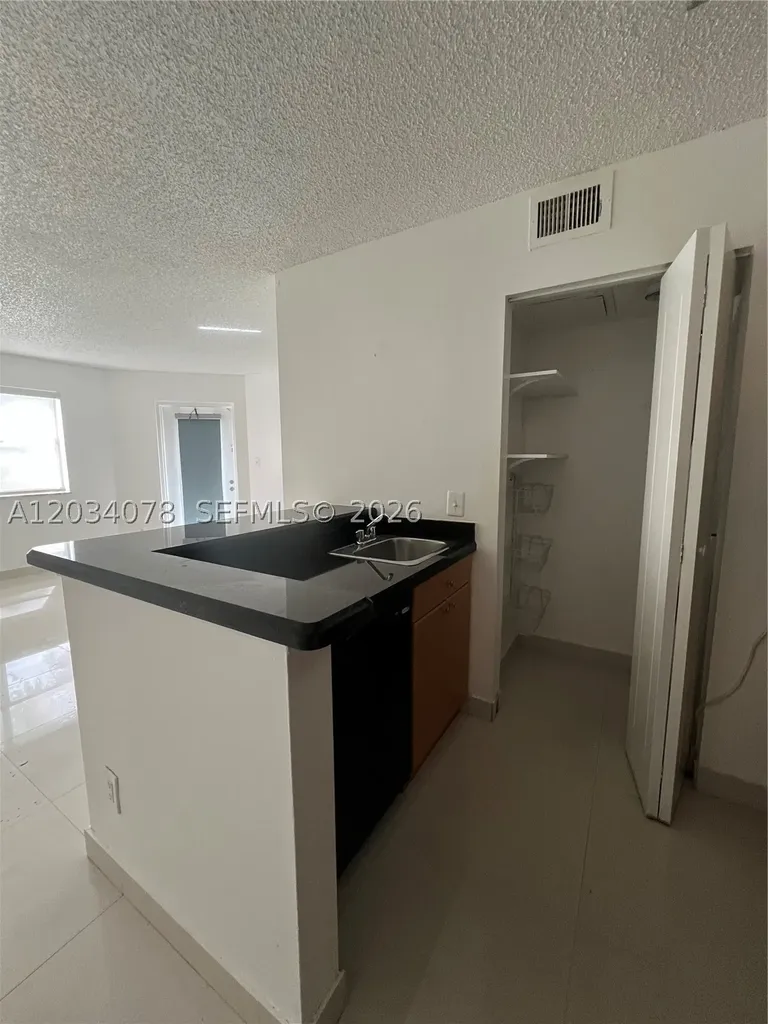 550 S Park Road Hollywood FL 33021