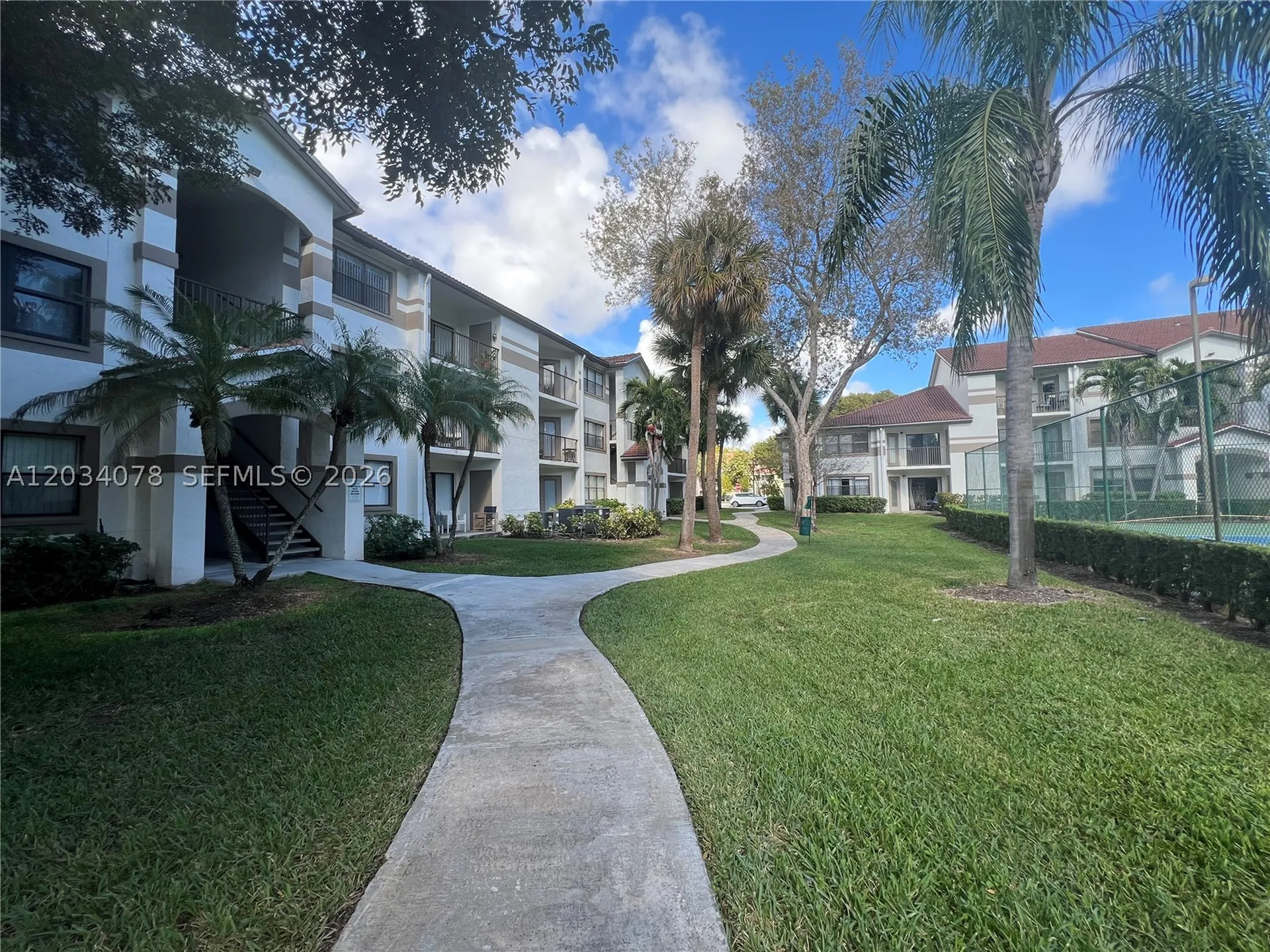 550 S Park Road Hollywood FL 33021