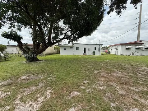 521 E 33rd Street Hialeah FL 33013