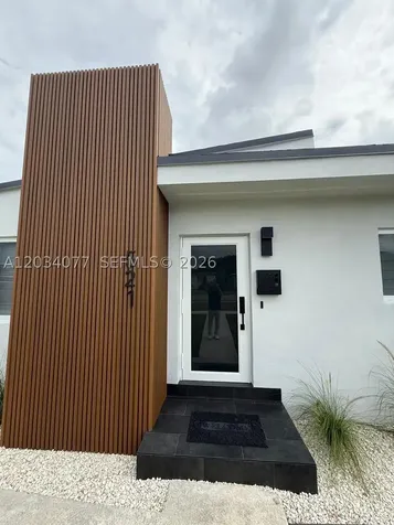 521 E 33rd Street Hialeah FL 33013