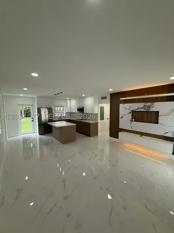 521 E 33rd Street Hialeah FL 33013