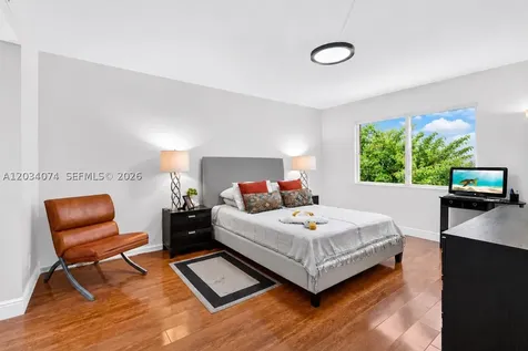 700 SW 128th Avenue Pembroke Pines FL 33027