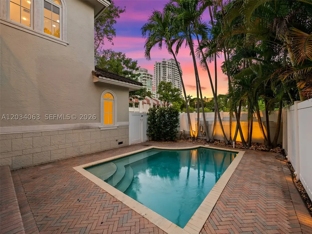 821 SE 2nd Court Fort Lauderdale FL 33301