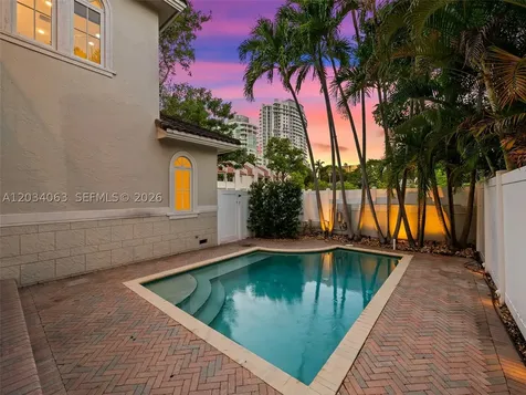 821 SE 2nd Court Fort Lauderdale FL 33301