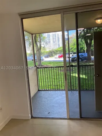 8373 Lake Drive Doral FL 33166