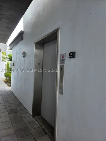 10222 NW 64th Way Doral FL 33178