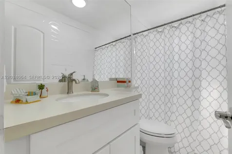 1000 N 17th Avenue Hollywood FL 33020