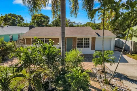 1000 N 17th Avenue Hollywood FL 33020