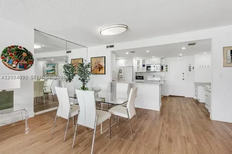 199 Ocean Lane Drive Key Biscayne FL 33149