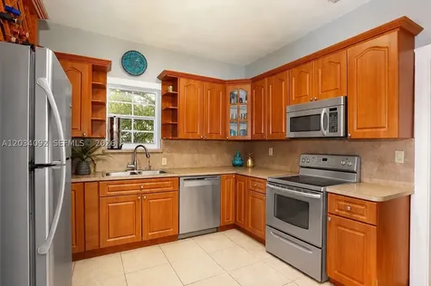 452 SW 26th Road Miami FL 33129