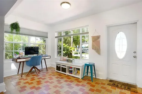 452 SW 26th Road Miami FL 33129