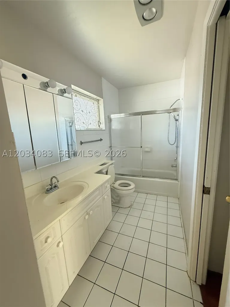 2200 Park Lane Hollywood FL 33021