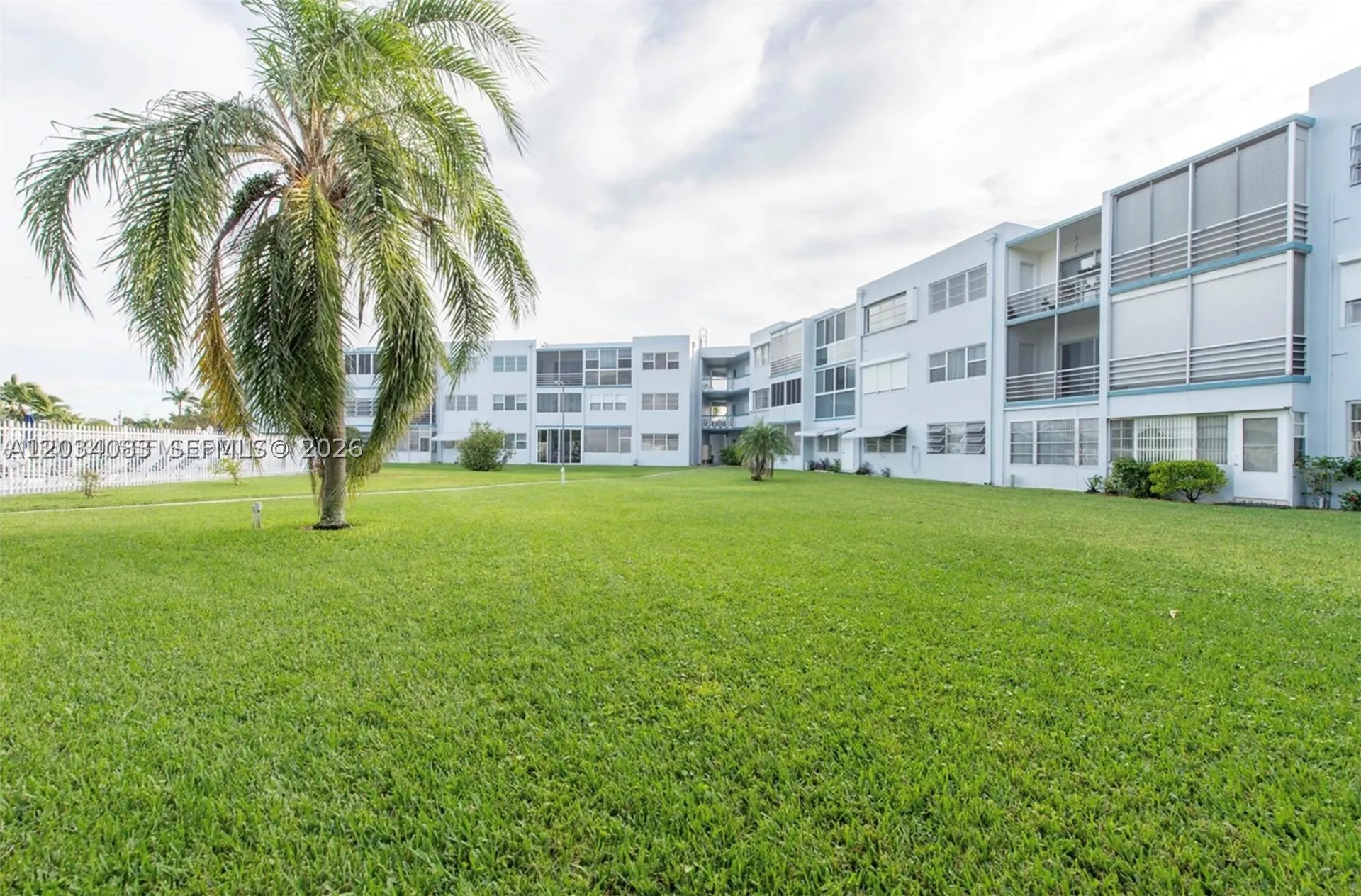 2200 Park Lane Hollywood FL 33021