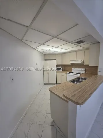 9429 Fontainebleau Boulevard Miami FL 33172