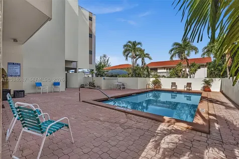 9124 Collins Avenue Surfside FL 33154