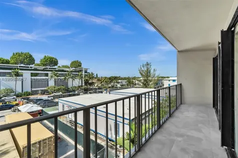 9124 Collins Avenue Surfside FL 33154