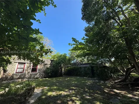 8238 NE 9th Avenue Miami FL 33138