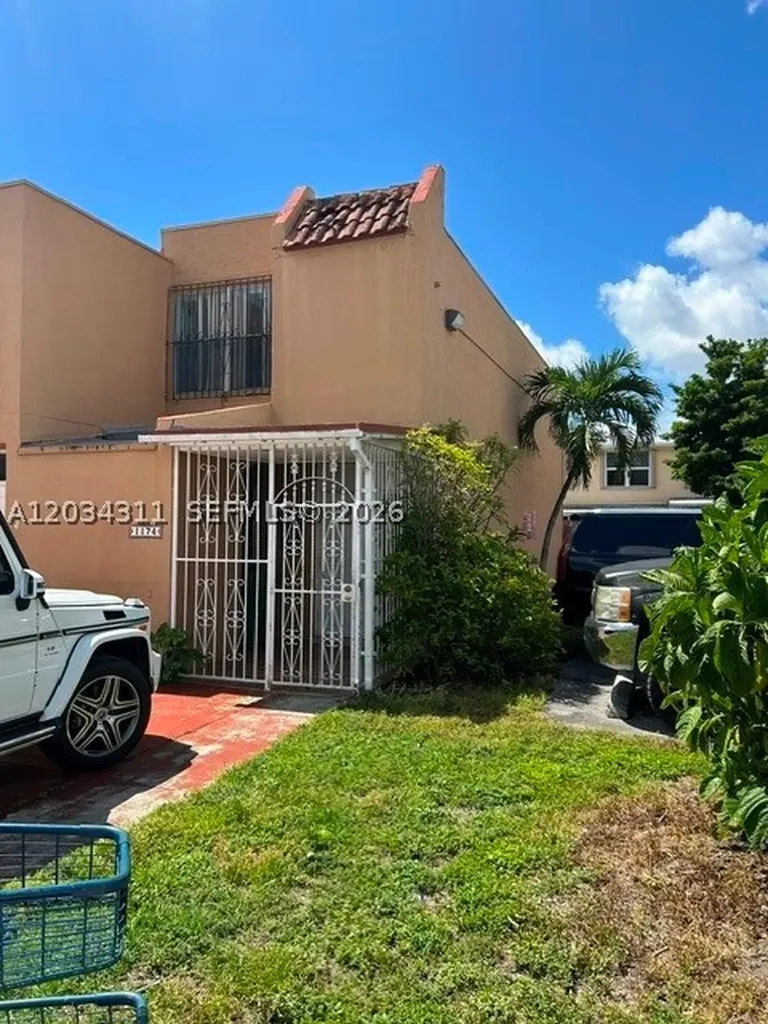 1174 W 40th Street Hialeah FL 33012