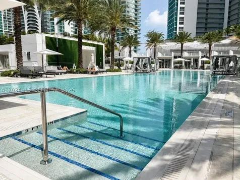 Miami FL 33132