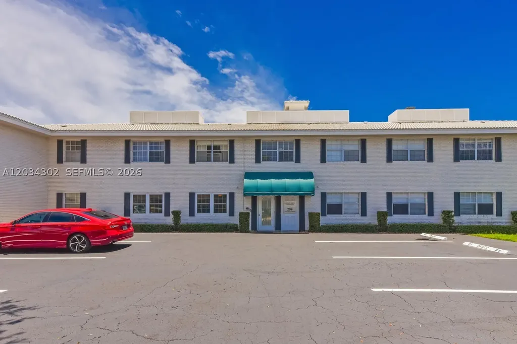 298 SW 6th Street Boca Raton FL 33432