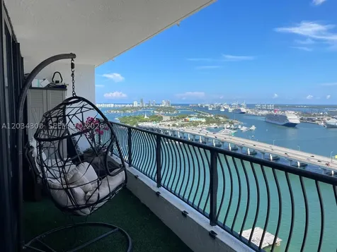 555 NE 15th Street Miami FL 33132