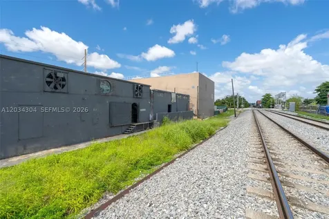341 W 21st Street Hialeah FL 33010