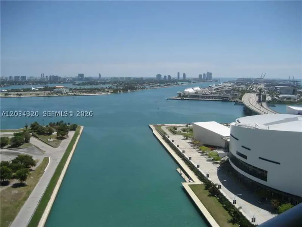 888 Biscayne Boulevard Miami FL 33132