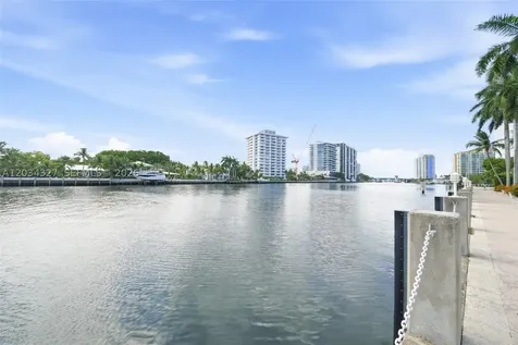 715 Bayshore Drive Fort Lauderdale FL 33304