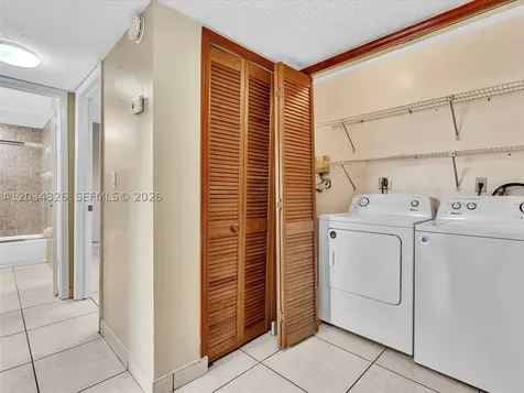 210 NW 87th Avenue Miami FL 33172