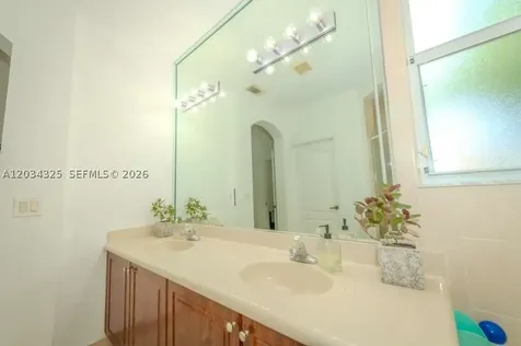 8526 NW 110th Place Doral FL 33178