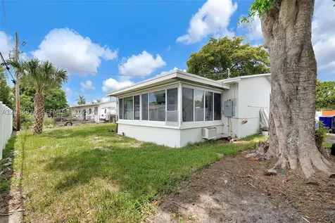 3140 NE 9th Terrace Pompano Beach FL 33064