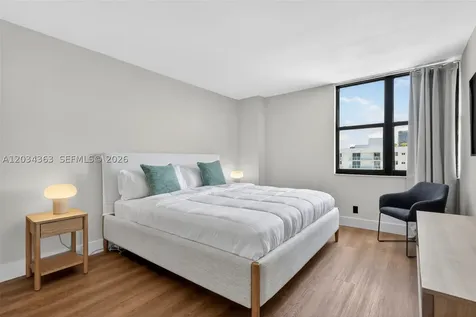2555 Collins Avenue Miami Beach FL 33140