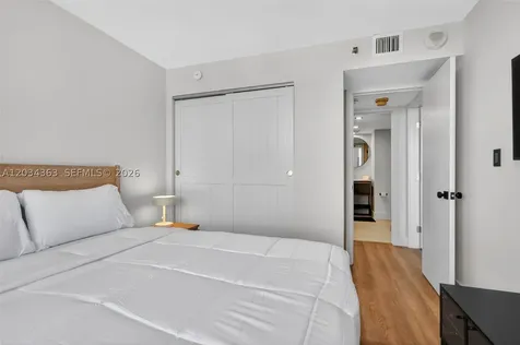 2555 Collins Avenue Miami Beach FL 33140