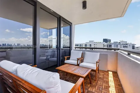 2555 Collins Avenue Miami Beach FL 33140