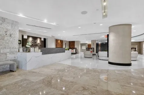 2555 Collins Avenue Miami Beach FL 33140
