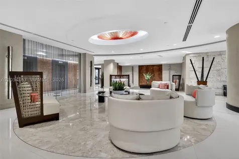 2555 Collins Avenue Miami Beach FL 33140