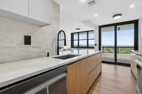 2555 Collins Avenue Miami Beach FL 33140