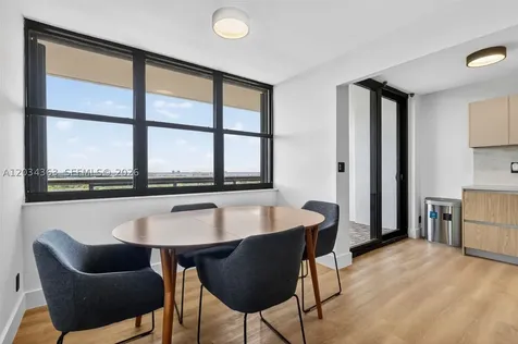 2555 Collins Avenue Miami Beach FL 33140