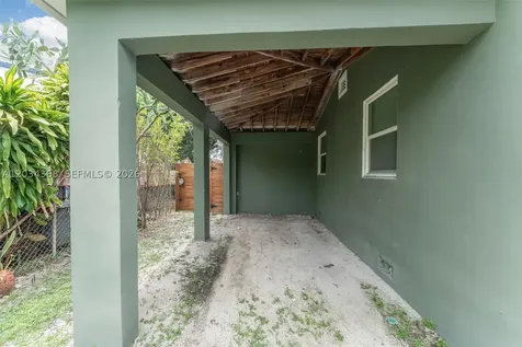 421 NW 105th Street Miami FL 33150