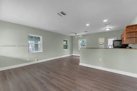421 NW 105th Street Miami FL 33150