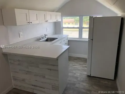 274 E 9th Street Hialeah FL 33010