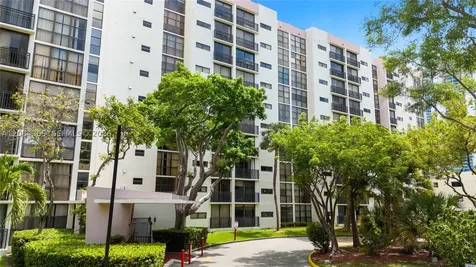 17021 N Bay Road Sunny Isles Beach FL 33160