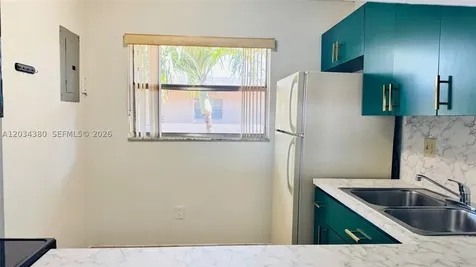 1480 W 46th Street Hialeah FL 33012