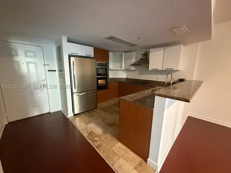 170 SE 14th Street Miami FL 33131