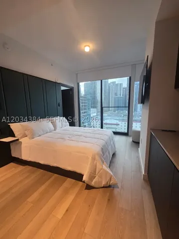 20 NE 11 South Miami FL 33132