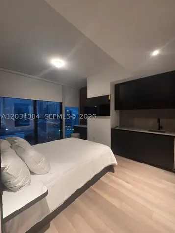20 NE 11 South Miami FL 33132