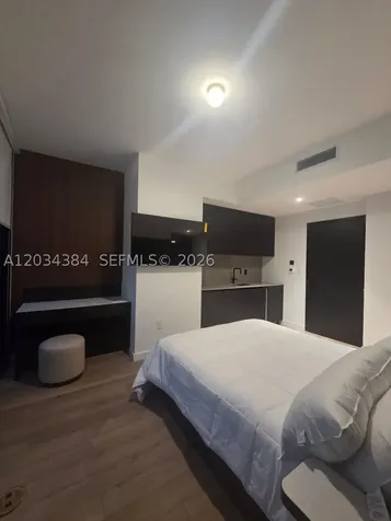 20 NE 11 South Miami FL 33132