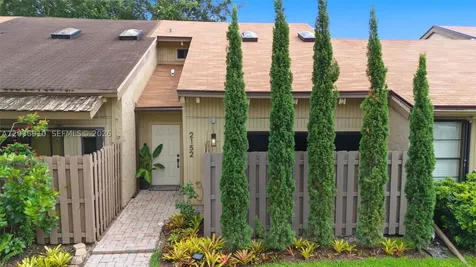 2152 SW 81st Way Davie FL 33324