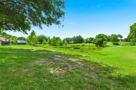 2152 SW 81st Way Davie FL 33324